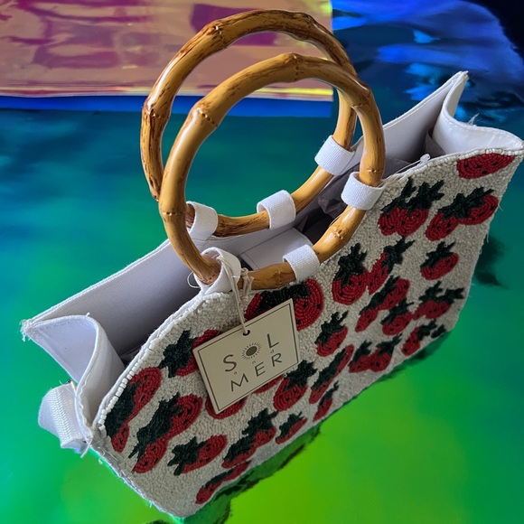 NWT White and Red Beaded Strawberries Bamboo Handles Crossbody Bag - Picture 4 of 16